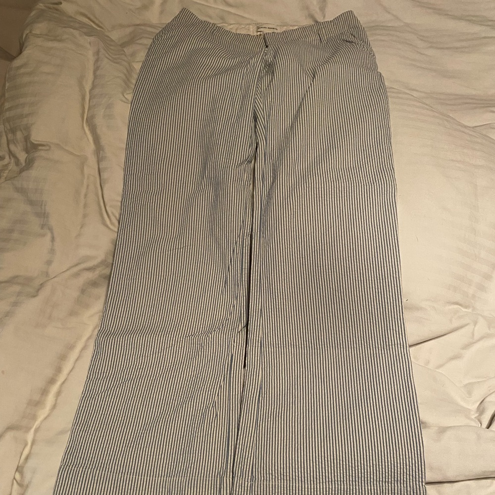 Ladies banana republic seersucker pants, size 6 straight leg